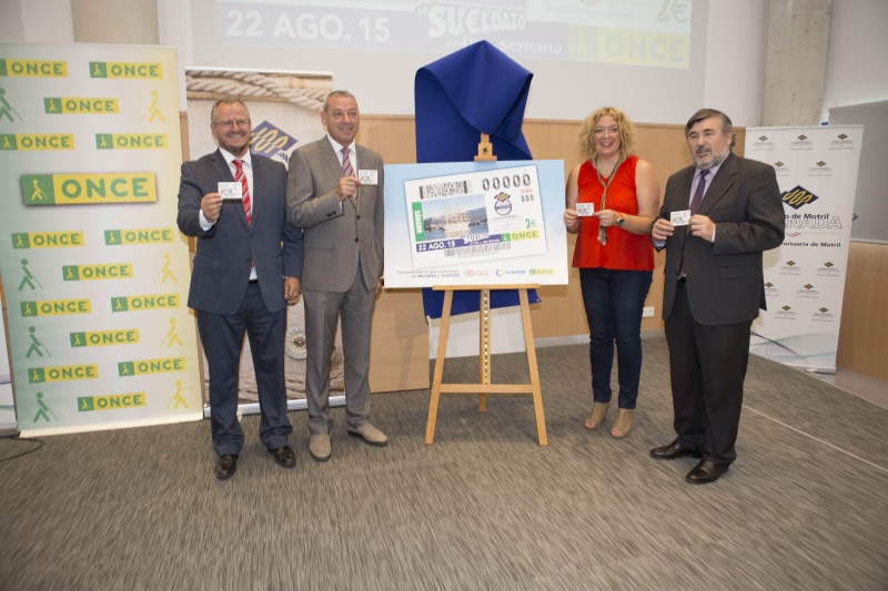 La ONCE se embarca en el X aniversario del Puerto de Motril.