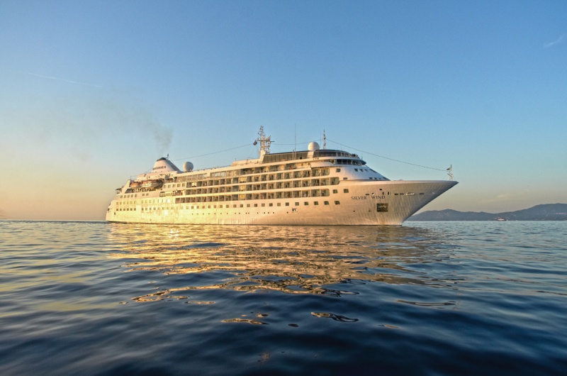 El Silver Wind, un crucero entre dos continentes que llega a Motril este - Noticia Puerto de Motril