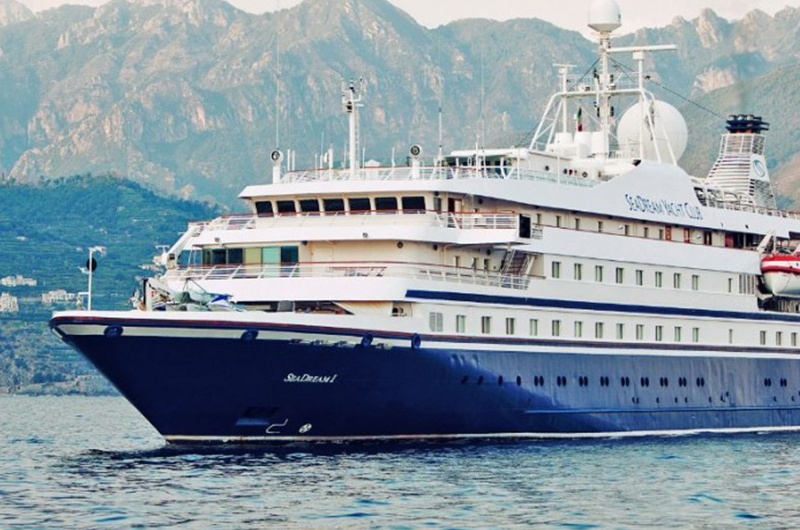 El crucero Seadream I atraca en Motril dos días esta semana
