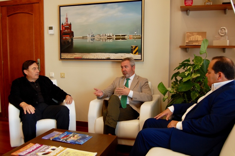 El presidente del Puerto se brinda a colaborar con los empresarios de la Costa - Noticia Puerto de Motril