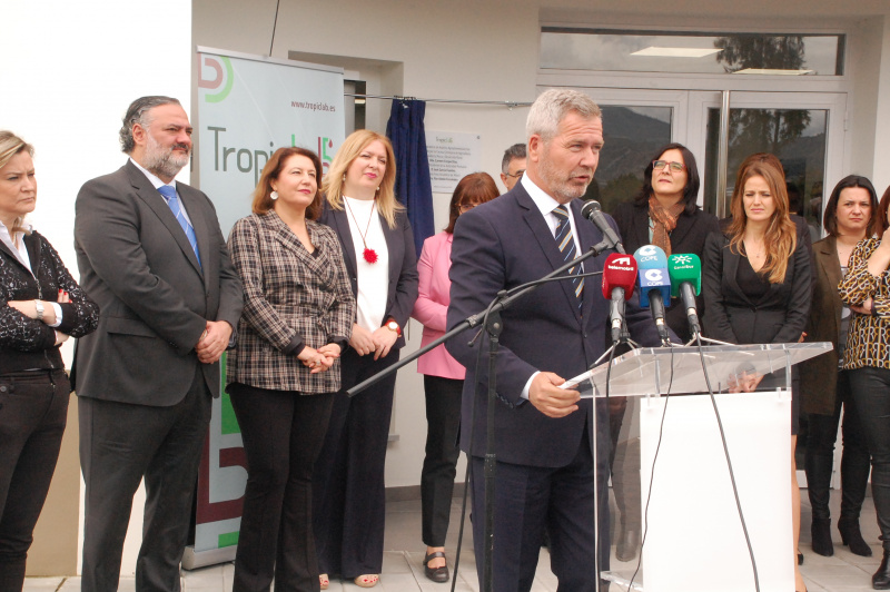 Empresas hortofrutícolas asisten a la apertura de un nuevo laboratorio de - Noticia Puerto de Motril