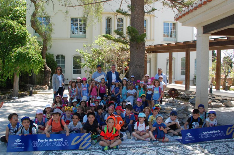 Alumnos de infantil del CEIP Sierra Elvira de Granada visitan el puerto y - Noticia Puerto de Motril