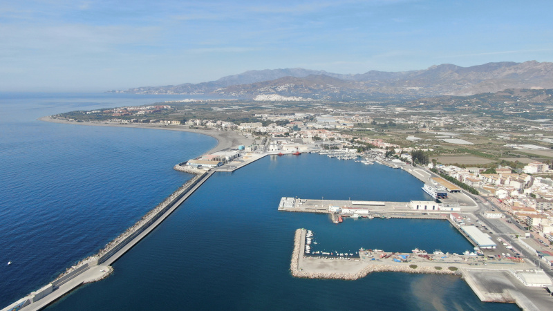 El Puerto de Motril saca a concurso la limpieza viaria, jardinería y recogida, - Noticia Puerto de Motril