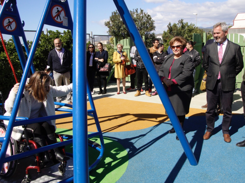 El Puerto de Motril contribuye con el Jardín Sensorial de Aprosmo