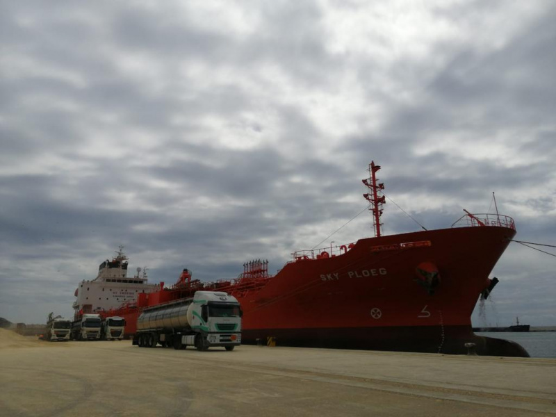 El Puerto de Motril mantiene la operativa de carga para garantizar la cadena - Noticia Puerto de Motril