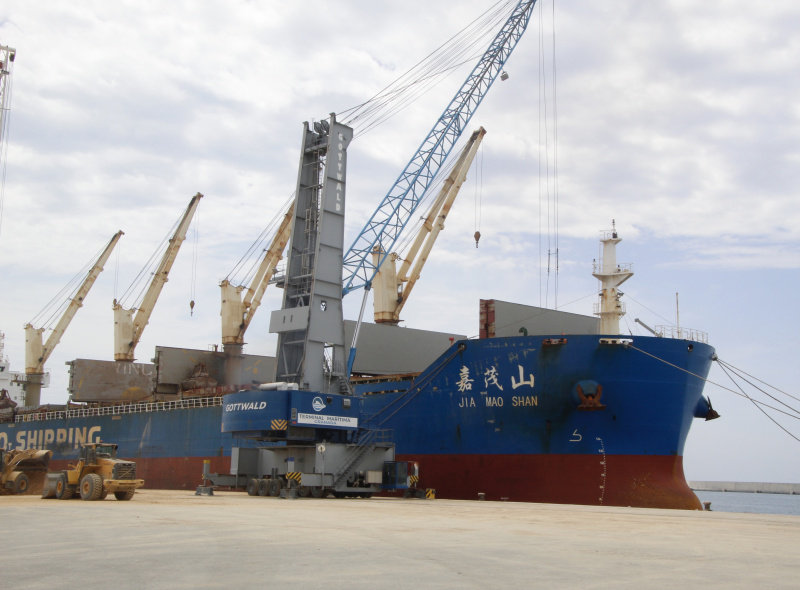 El Puerto de Motril va a exportar este año 200.000 toneladas de mineral de - Noticia Puerto de Motril